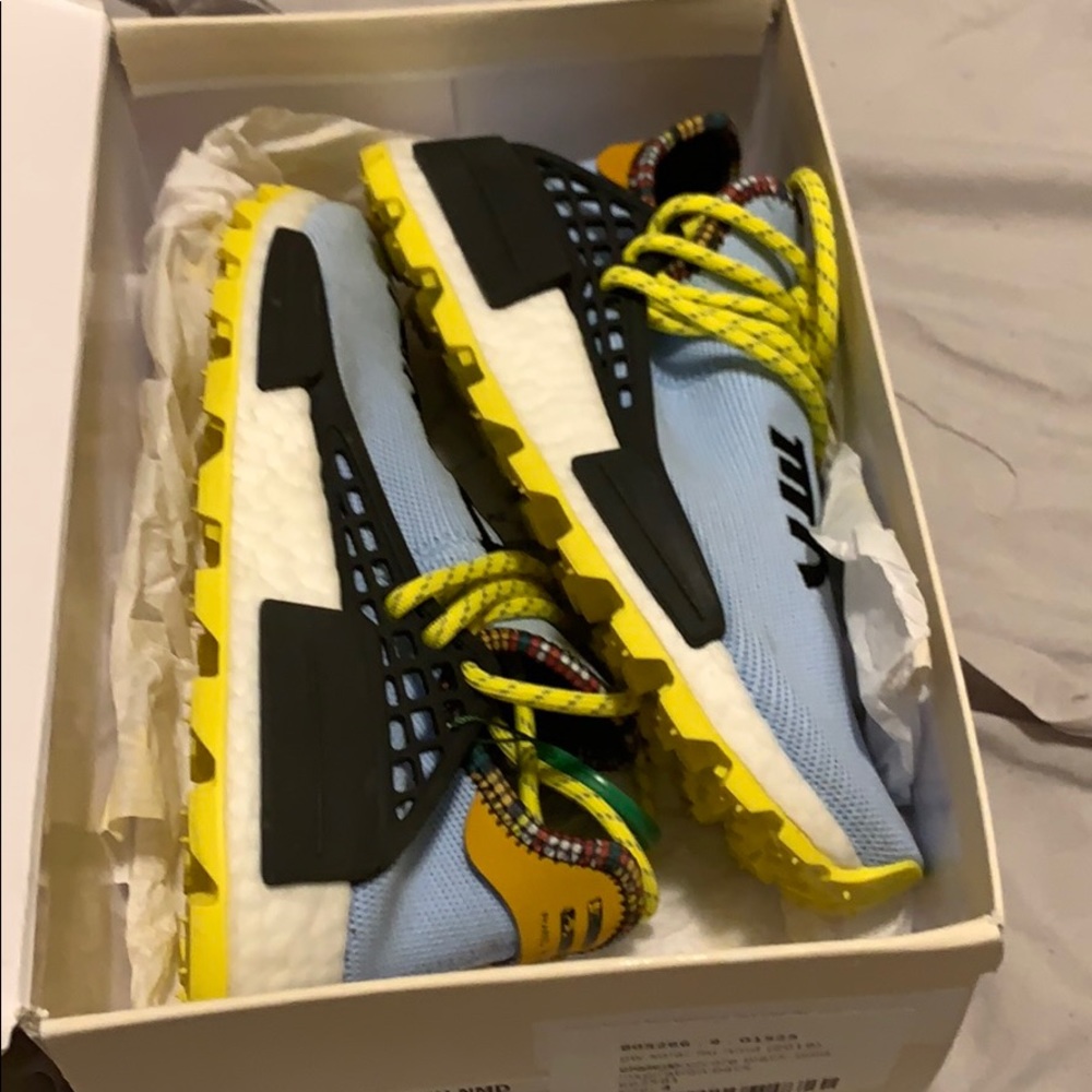 Shoes - Picture 2 of 5